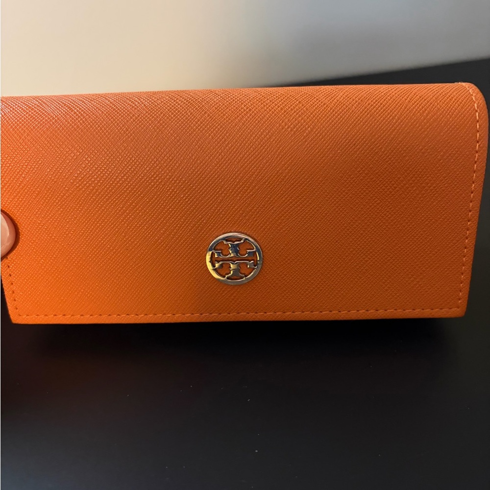 Tory Burch Gold Frame Black Gradient Lens Women's Sunglasses - Picture 6 of 11